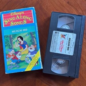Disney Sing Along Songs Heigh-Ho VHS - Blue and Yellow